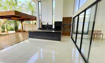 Imagem 2: Imóvel a venda no Condomínio Gaivota I, com 04 Suítes, terreno com 700 m2 e 400 de constru