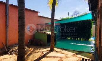 Imagem 4: Casa para venda possui 250 metros quadrados com 5 quartos em Setor Sul - Goiânia - GO