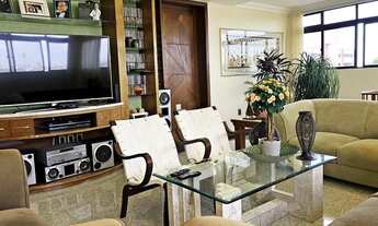 Imagem 3: Apartamento com 245 m² e 4 suítes + escritório no bairro de Tirol