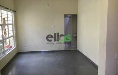 Imagem 3: Casa em via pública com 4 dormitórios, 1 suites, 196 m² construído (duas casa, frente e fu