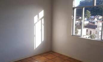 Imagem 4: Ótimo imóvel no Centro de Petrópolis com 3 quartos e dependência completa ( Próximo a Univ