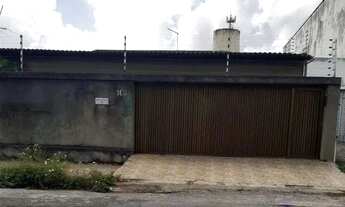 Imagem 4: Casa com 4 dormitórios à venda, 213 m² por R$ 690.000,00 - Vila União - Fortaleza/CE