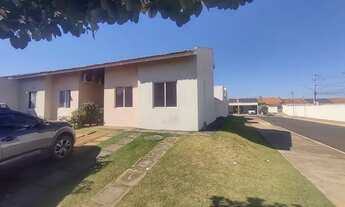 Imagem: Casa de esquina em condominio fechado