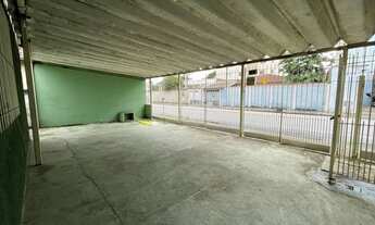 Imagem: ACEITA TROCA!! Casa de Lote Inteiro à Venda