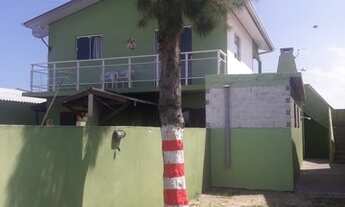 Imagem: Feriados de abril/maio. Casa 2 dormitórios