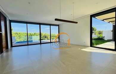 Imagem 5: Casa localizada em condomínio vila com apenas 3 casas de alto padrão, próximo ao Centro de