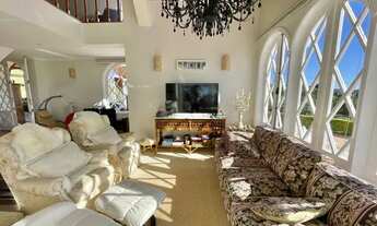 Imagem 5: Casa para venda com vista para montanhas