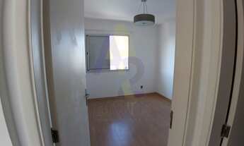 Imagem 7: Apartamento espaçoso de 1 dormitório. Em bom estado, localizado em andar alto com varanda