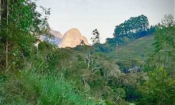 Imagem 4: 2 hectares com vista para a Pedra Azul