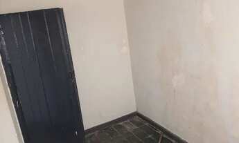 Imagem 4: Barracão de fundos com 3 quartos, sala, cozinha, copa e 1 banheiro