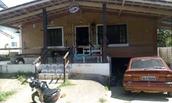 Imagem 2: Casa para Venda em Ubatuba, Praia da Lagoinha, 4 dormitórios, 1 suíte, 2 banheiros, 2 vaga