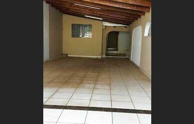 Imagem 2: Casa para Locação em Uberlândia, Alto Umuarama, 3 dormitórios, 2 suítes, 3 banheiros, 2 va