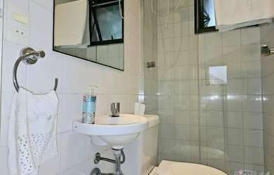 Imagem 2: Linda Casa em Condomínio Fechado com 454m² a venda por R$ 4.600.000,00 ou locação R$ 30.00