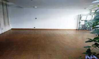 Imagem 2: METRO, ENTRADA LATERAL, EDICULA