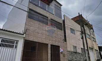 Imagem: Casa com 3 pavimentos à venda no São José