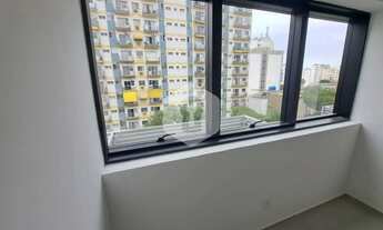 Imagem 7: Excelente sala com 2 splits novos e com farto comércio e transporte na região! Prédio novo