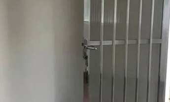 Imagem 4: ALUGA-SE CASA Casa com 1 dormitório