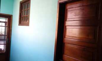 Imagem: Alugo Sobrado com 3 Quartos em Vila no RJ