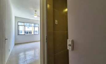 Imagem 2: VENDO APARTAMENTO VAZIO FRENTE 27m..CENTRO RJ..01 QUARTO