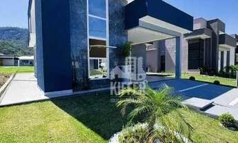 Imagem: Casa com 3 Quartos, 1 Suíte com Banheira