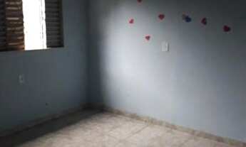 Imagem 2: Casa grande em lago azul sozinha no lote