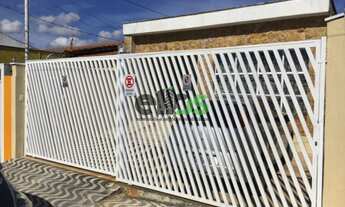 Imagem: Casa em via pública com 4 dormitórios