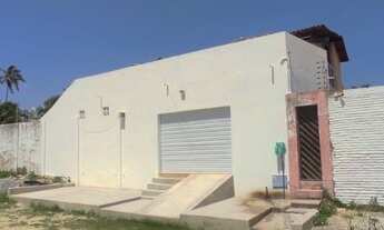 Imagem: Ótima loja no Cumbuco a 100 metros do mar