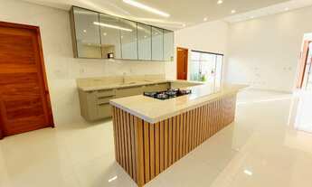 Imagem 6: Casa de condomínio térrea para venda possui 183 metros quadrados com 7 quartos