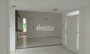 Imagem 4: Casa para aluguel, 5 quartos, 2 suítes, 7 vagas, Saraiva - Uberlândia/MG