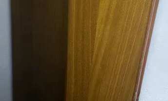 Imagem: Mesa de madeira pura e 6 cadeiras em ótimo