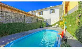 Imagem 4: Casa dois dormitorios com piscina