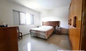 Imagem 4: Casa à venda em Condomínio Fechado, 2.500m2 (Terreno) e 5 Suítes