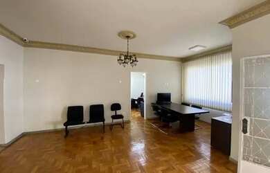 Imagem 4: Casa para aluguel tem 197 metros quadrados com 4 quartos no Colégio Batista - Belo Horizon