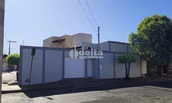 Imagem: Casa à venda, 3 quartos, 2 suítes, 2 vagas