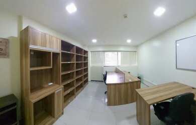 Imagem 7: Forum Business, sala mobiliada