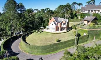 Imagem 2: Casa para venda com vista para montanhas