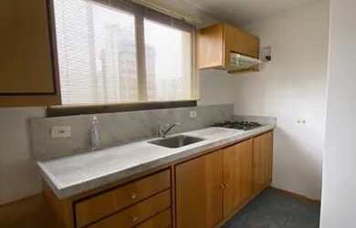 Imagem 7: ALUGO / VENDE / APARTAMENTO / MOBILIADO / 1 DORMITÓRIO (SUÍTE) / 1 VAGA COBERTA / 42 M²