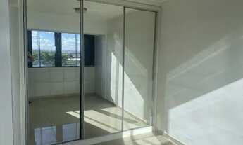 Imagem: Apt Cruzeiro Novo em frente ao comércio