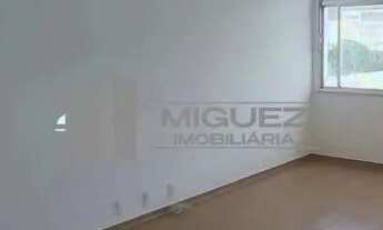 Imagem 3: À venda: apartamento de 3 quartos, 2 suítes e 2 vagas, situado na Rua Haddock Lobo, próxim