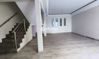 Imagem 3: Casa Triplex para locação 430 m² com piscina no Campo Grande