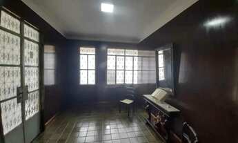 Imagem 2: Prédio Comercial para Locação no Reduto em Belém-PA: 7 Quartos, 2 Banheiros e 1.050m² de Á