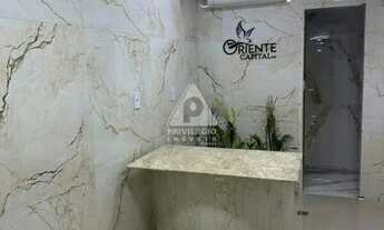 Imagem 6: Loja comercial com banheiro e copa. Após a reforma passou a ter 15m2. Rua Barata Ribeiro