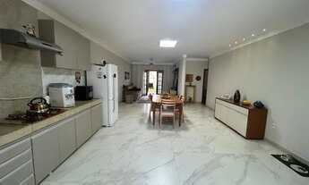 Imagem 5: Casa com três quartos, piscina, terreno amplo em Vila Velha