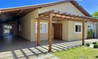 Imagem: Casa alto padrão com 3 dormitórios e piscina