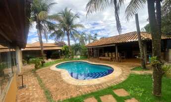 Imagem: Casa térrea de 280m² com 03 suítes para