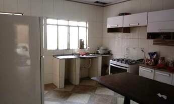 Imagem 6: Alugo casa ( no contrato) zap: *. Sozinha no lote