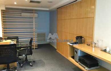 Imagem 4: Maravilhoso escritório, luxuosamente montado