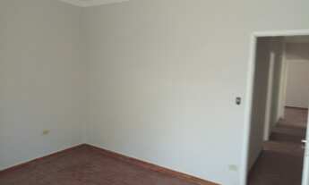 Imagem 2: Casa grande e bem localizada no Custódio Pereira fone, 038/