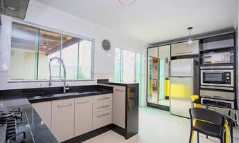 Imagem: Sobrado à venda com 3 quartos, 216 m²