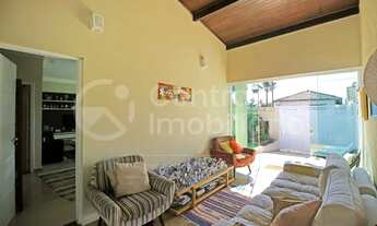 Imagem 5: CASA à venda com piscina e 4 quartos em Peruíbe, no bairro Parque Balneario Oasis